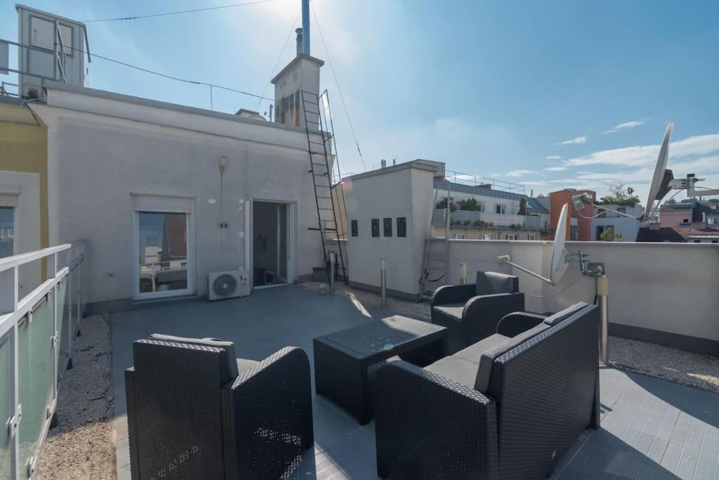 Grosse Terrasse, Klimaanlage Und U-Bahn Naehe Apartment Wien Ngoại thất bức ảnh