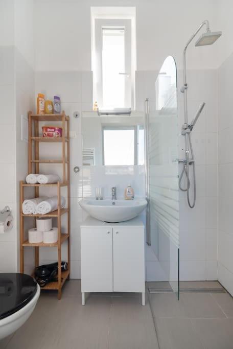 Grosse Terrasse, Klimaanlage Und U-Bahn Naehe Apartment Wien Ngoại thất bức ảnh