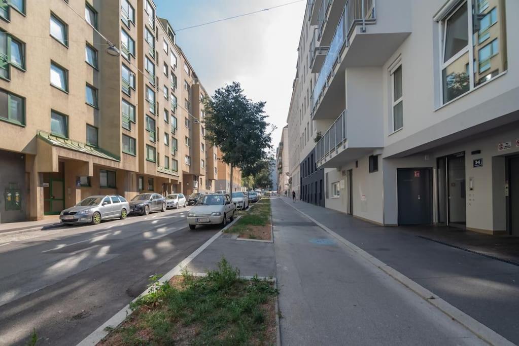 Grosse Terrasse, Klimaanlage Und U-Bahn Naehe Apartment Wien Ngoại thất bức ảnh