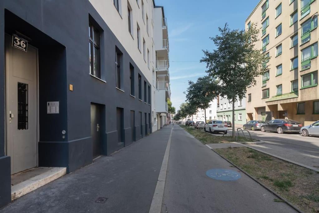Grosse Terrasse, Klimaanlage Und U-Bahn Naehe Apartment Wien Ngoại thất bức ảnh