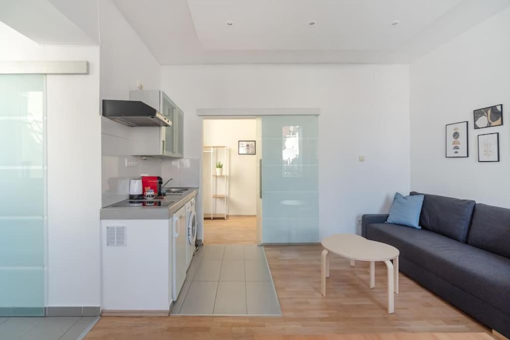 Grosse Terrasse, Klimaanlage Und U-Bahn Naehe Apartment Wien Ngoại thất bức ảnh