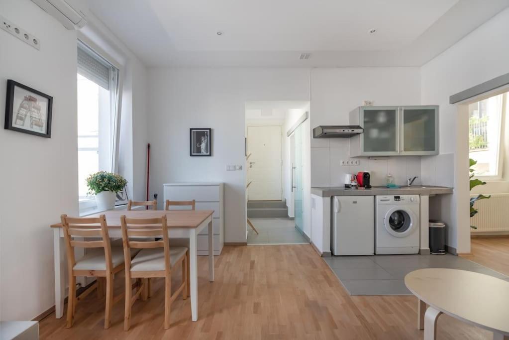 Grosse Terrasse, Klimaanlage Und U-Bahn Naehe Apartment Wien Ngoại thất bức ảnh